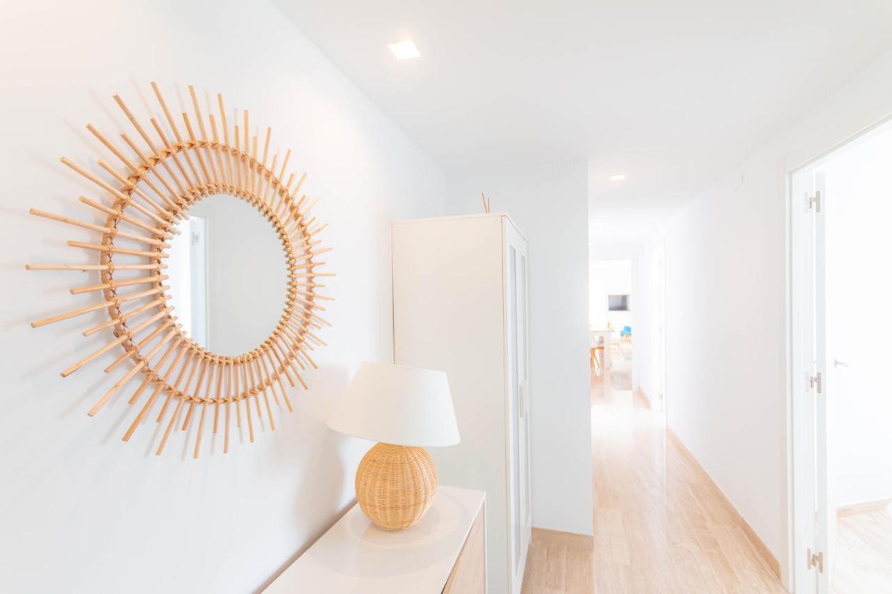 Lovely Apartment Beach Front & Pool El Campello Exteriör bild